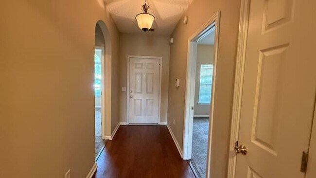 Foto del edificio - 3 bedroom - 2 bathroom - Stonelake Townhom...