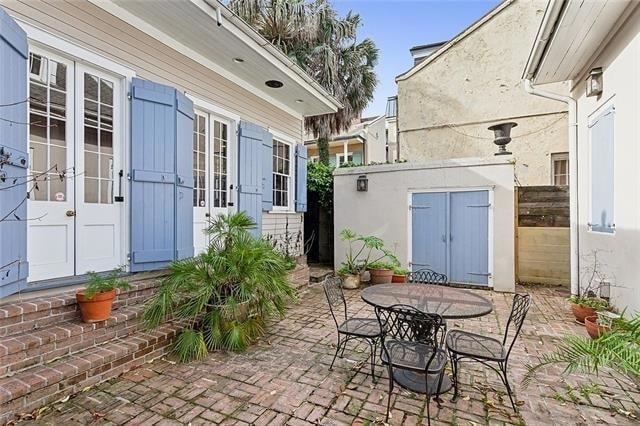 Building Photo - 622 Dauphine St