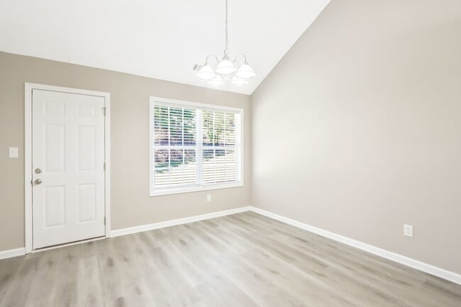 Foto del edificio - 4865 Brookwood Pl