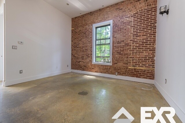 Building Photo - 753 Lexington Ave