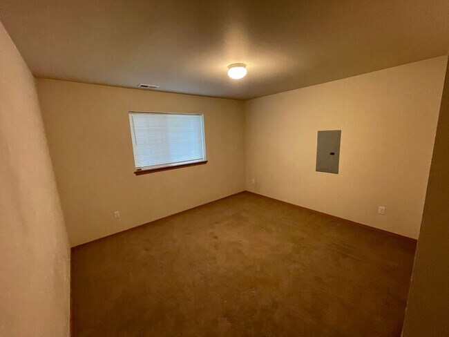 Foto del edificio - ***PENDING APPLICATION***Beautiful 5 Bedroom Home in Coupeville! Pet Friendly! $250 Move In Credit!