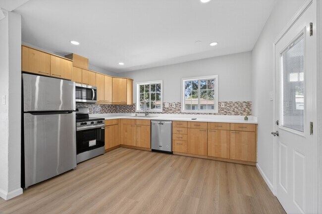 Foto del edificio - 3814 Clough Ave