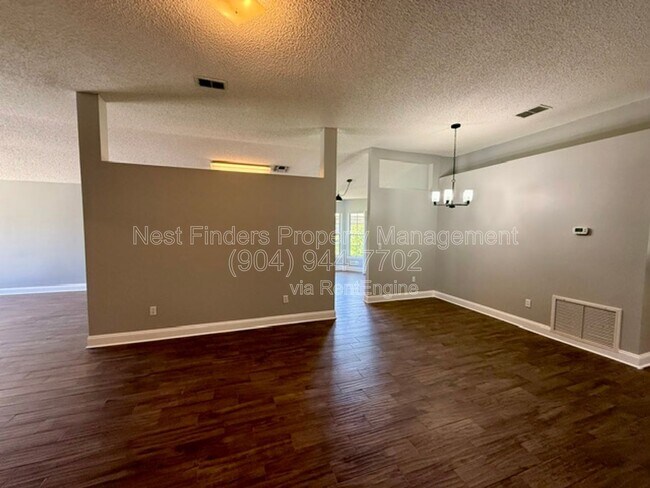 Foto del edificio - 3139 Mountain Ash Rd E