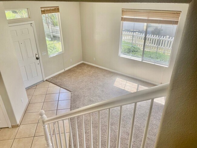 Foto del edificio - Spacious 4 Bedroom