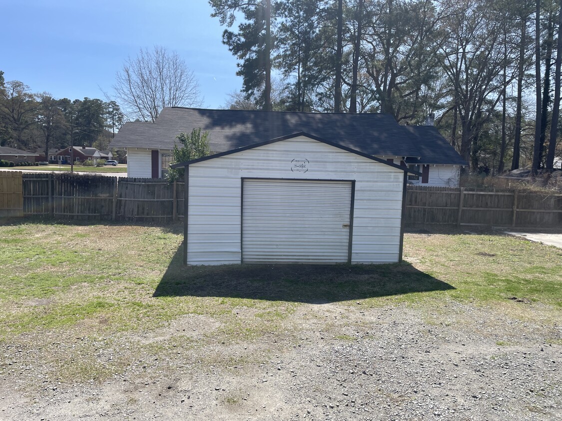 Building Photo - 301 W Hamlet St