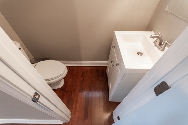 Foto del edificio - 6502 Parkway Ct