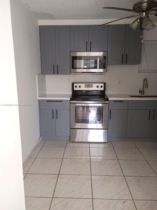 Foto del edificio - 1800 SW 25th St