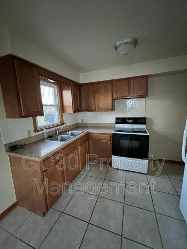 9909 Struthers Rd, New Middletown, OH 44442 Condo for Rent in New