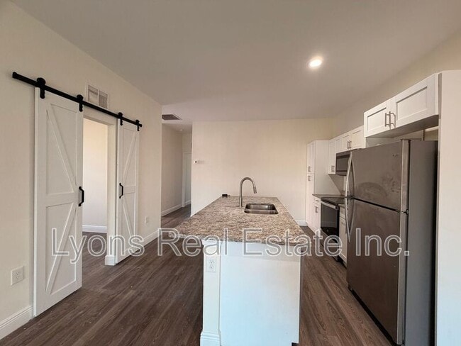 Foto del edificio - 452 Grant Blvd