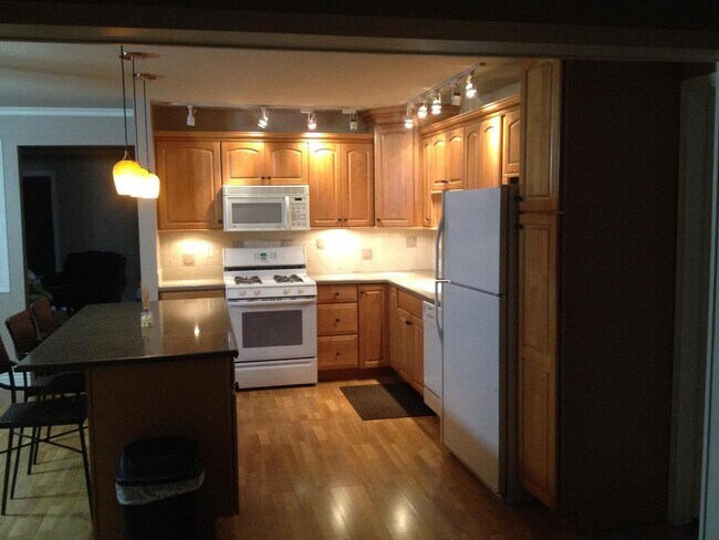 Foto del edificio - STUNNING 3 BEDROOM HOME IN NOVI !!