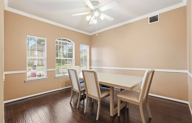 Foto del edificio - 7903 Palmer Pl Ln