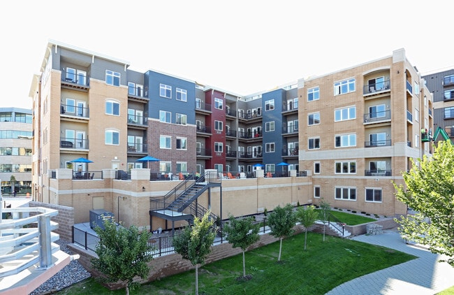 Primary Photo - CityDeck Landing