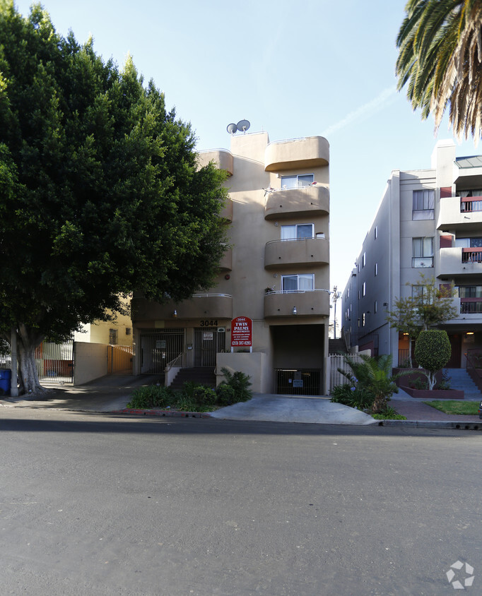 Building Photo - Twin Palms Apartments