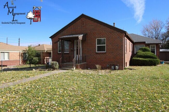 Foto del edificio - 2 bedroom, unfinished basement duplex!