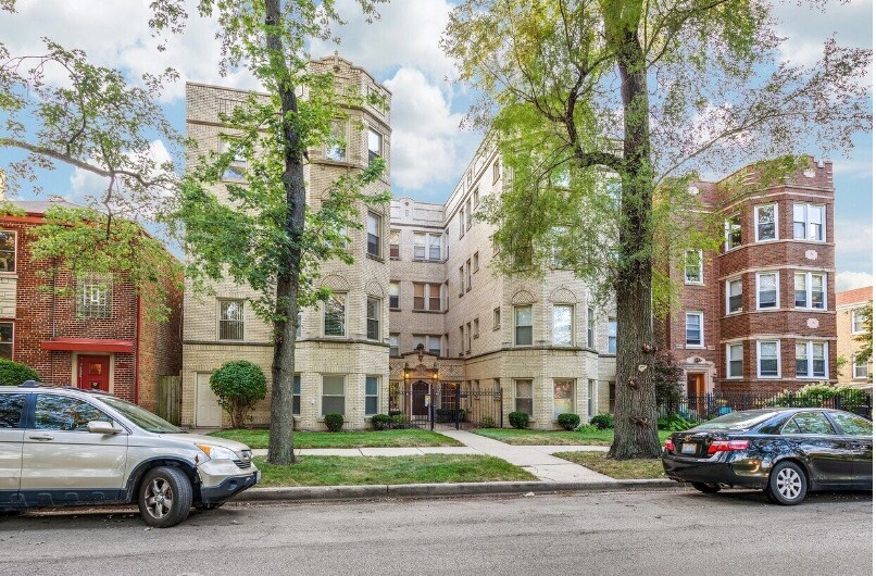 Foto del edificio - 7434 N Oakley Ave