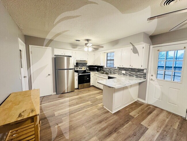 Foto del edificio - 2718 W Elm Ave