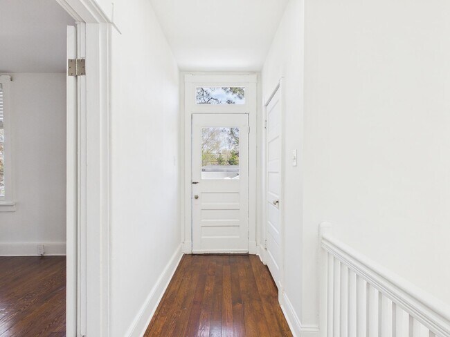 Foto del edificio - 1703 Oakdale Ave