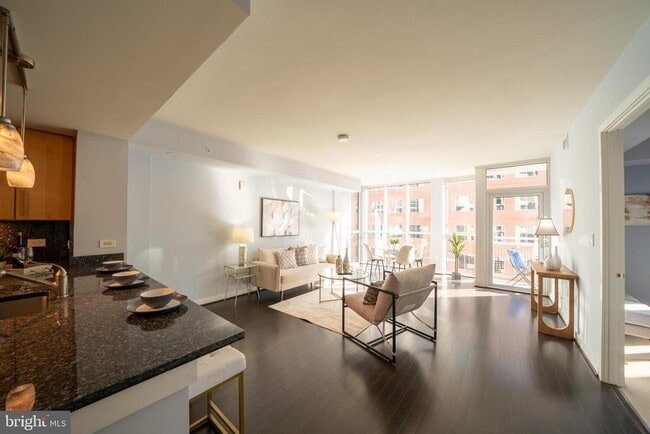 Foto del edificio - 1025 1st St SE