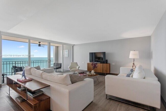 Building Photo - 881 Ocean Dr