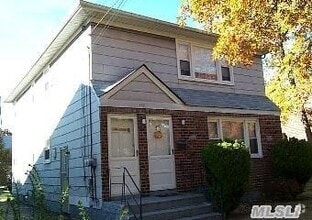 Building Photo - 137 Nassau Blvd