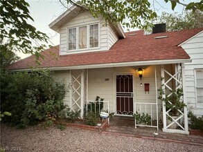 Building Photo - 1037 Bracken Ave
