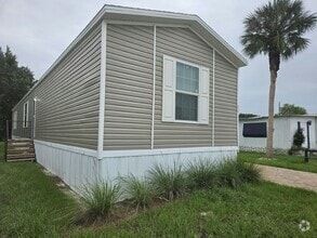 Building Photo - 479 Suwanee Dr