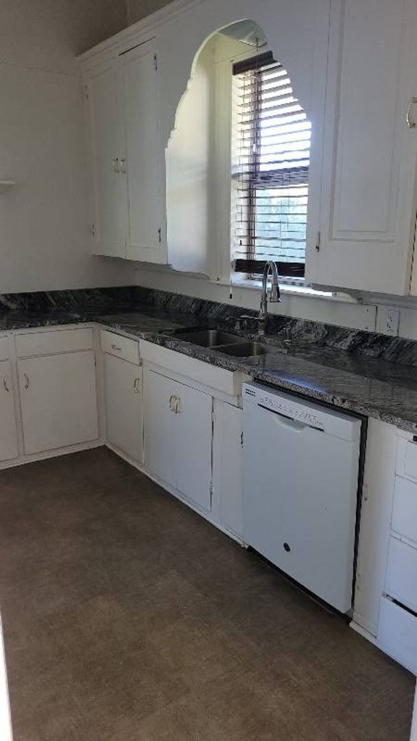 Foto del edificio - 4Bedroom/2Bath Home in Town of Susanville