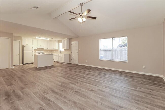 Foto del edificio - 16360 Hidden River Ct