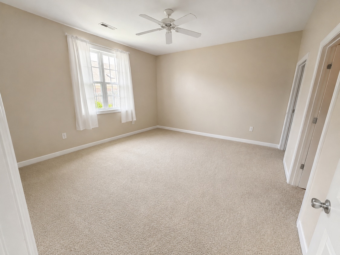 Building Photo - 331 Monlandil Dr
