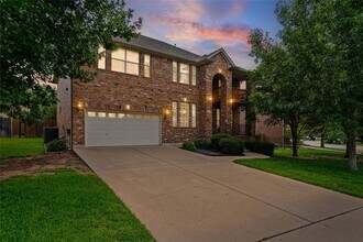 Building Photo - 10700 Pointe View Dr
