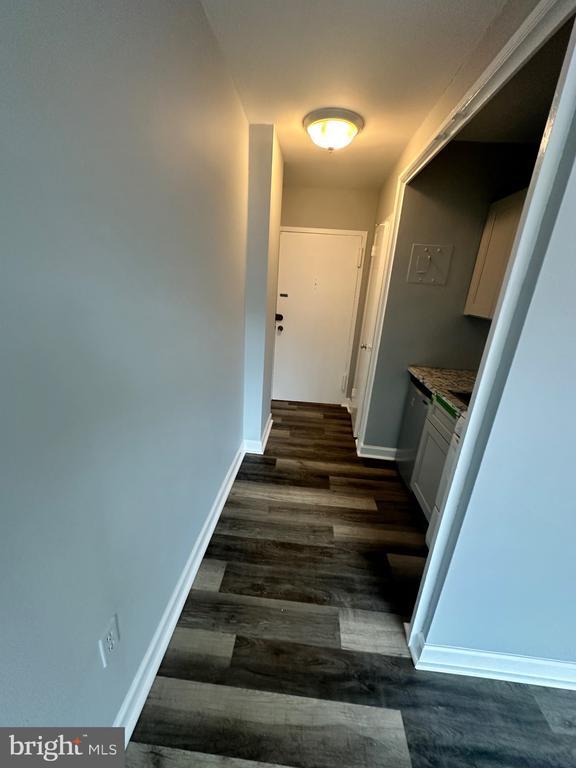 Building Photo - 1021 Arlington Blvd