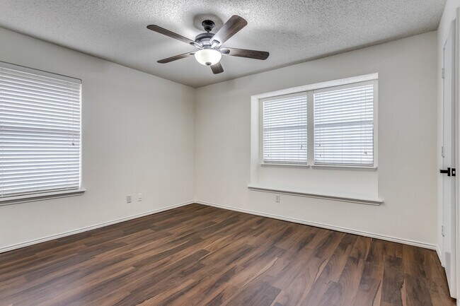 Building Photo - 7829 Cardinal Ct