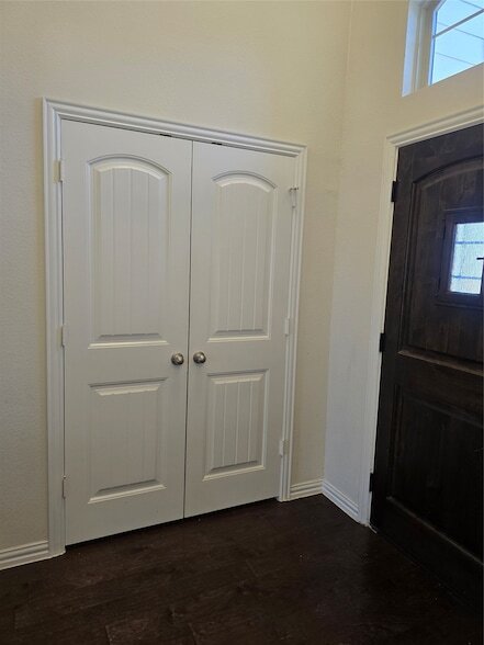 Foto del edificio - 817 Holbrook Rd