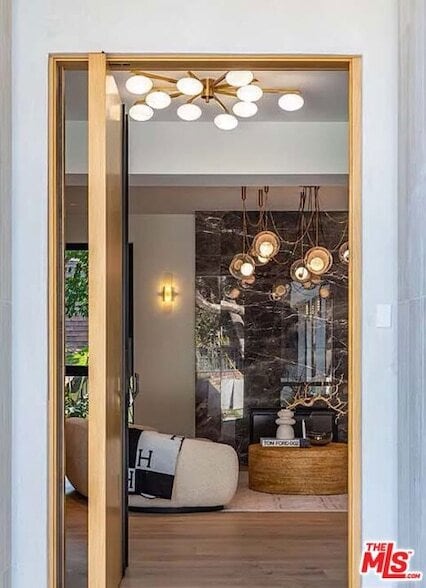 Foto del edificio - 1271 Sunset Plaza Dr