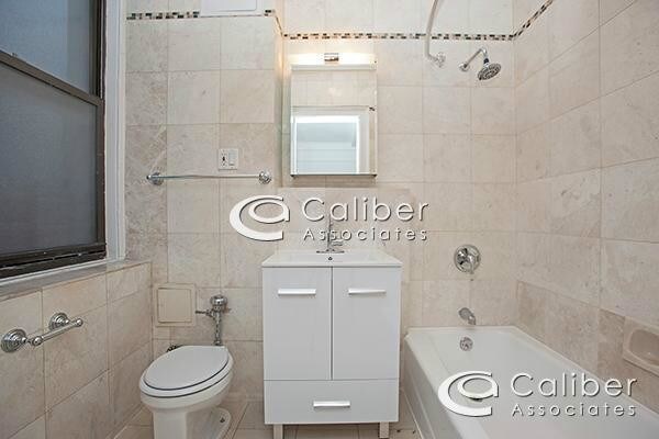 Foto del edificio - 105 W 55th St