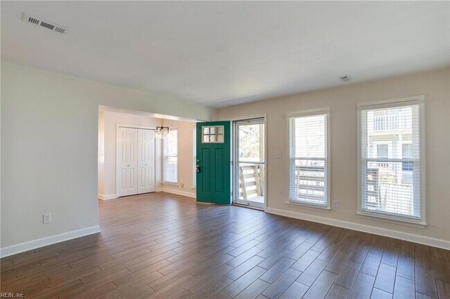 Foto del edificio - 3746 Pendleton Ave