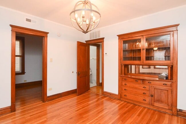 Foto del edificio - 3511 N Western Ave