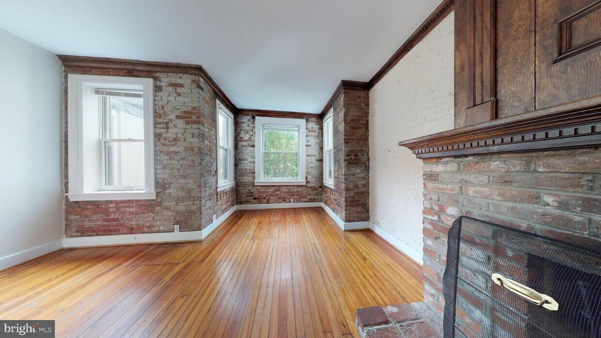 Primary Photo - 1307 22nd St NW