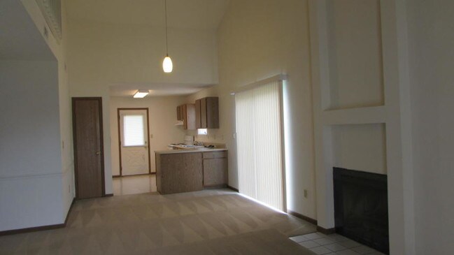 Building Photo - 4001 Danbury Ct