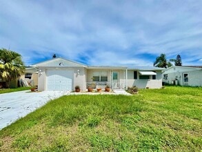 Building Photo - 3131 Roxbury Dr