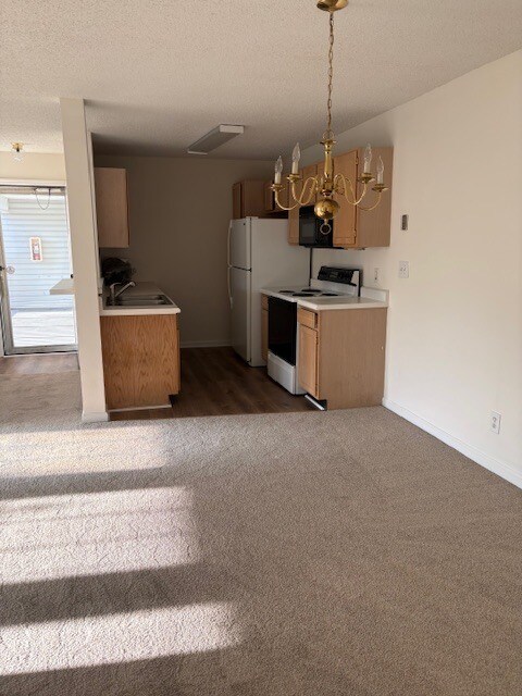 Building Photo - 2280 Andover Dr