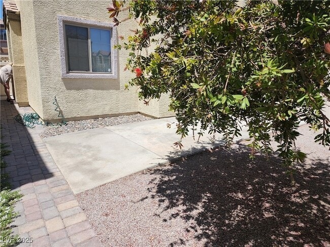 Building Photo - 6434 N Buttercup Creek St