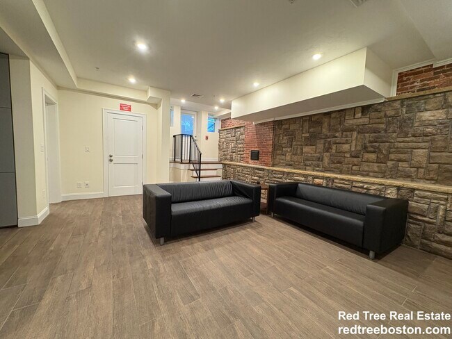 Foto del edificio - 1616 Beacon St
