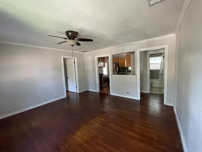 Foto del edificio - 4300 Valentine St