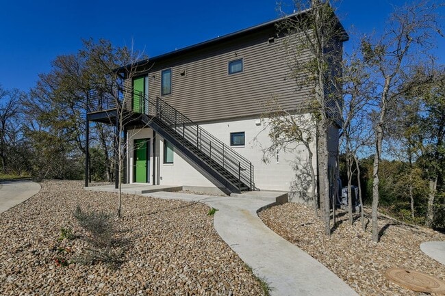 Exterior building - RiverBluff Townhouses
