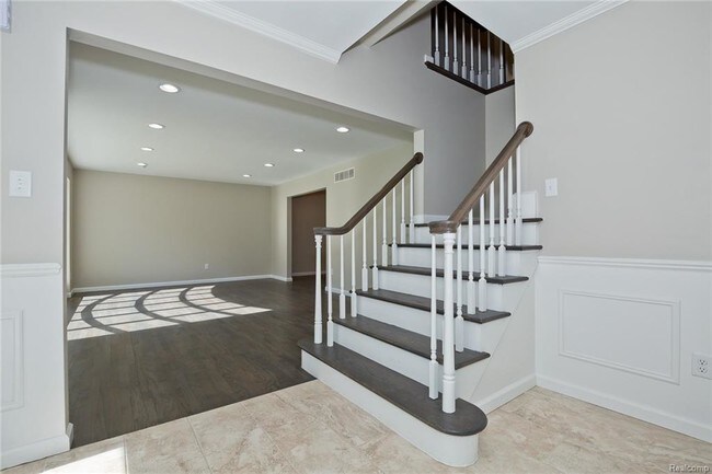 Building Photo - 5582 Northcote Ln