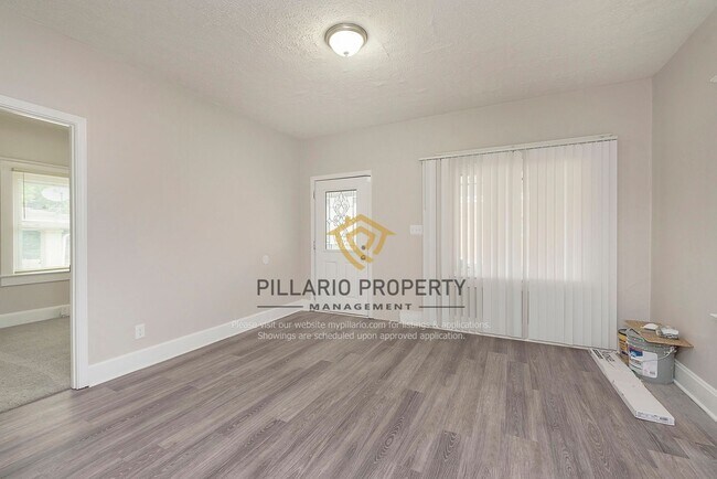Foto del edificio - 3-Bedroom Home Near Tuxedo Park with 2-Car Garage, Available NOW!