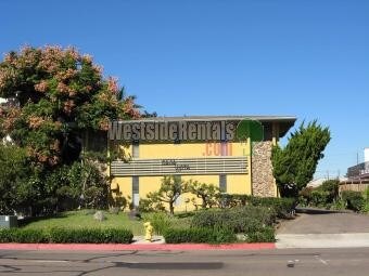 Foto principal - 445 E St