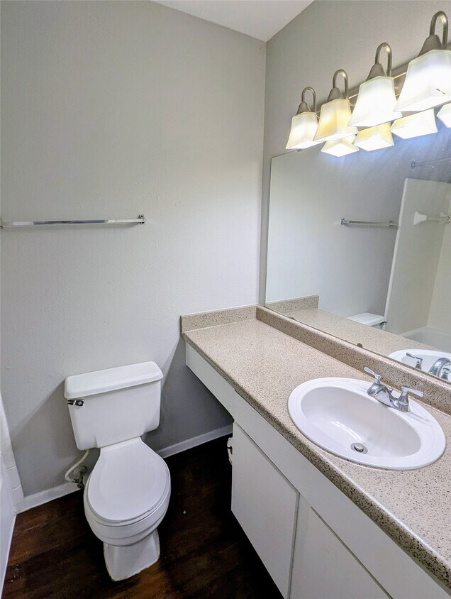 Foto del edificio - 7661 Fallbrook Dr