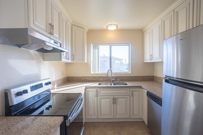 Building Photo - Casa de Palomar Apartments